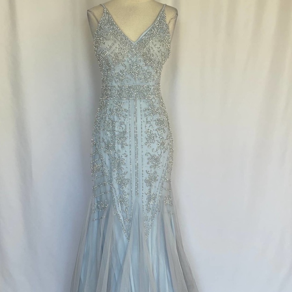 AQUA Women's Formal Dress Size 6 Blue Beaded Chiffon Long Mermaid Gown.  NWT
